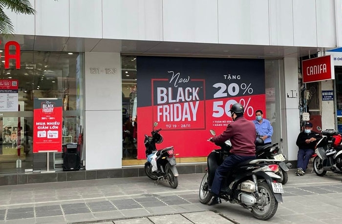 hanoi fashion outlets remain quiet despite black friday super sale picture 6