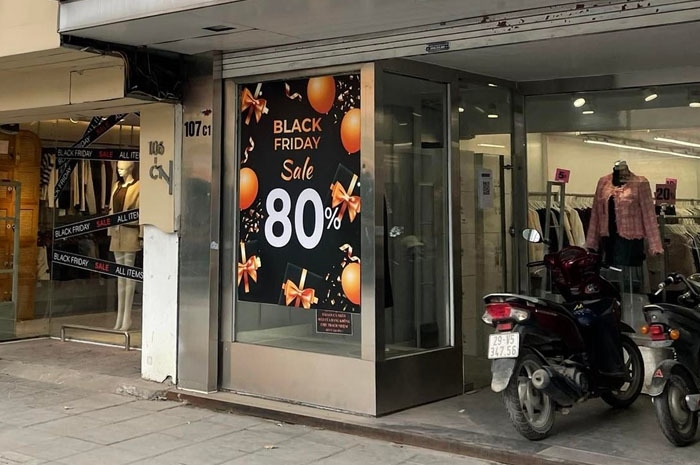 hanoi fashion outlets remain quiet despite black friday super sale picture 7