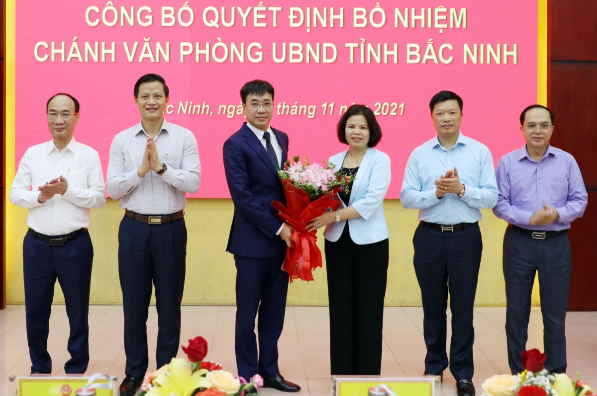 pho giam doc so tt tt bac ninh duoc bo nhiem lam chanh van phong ubnd tinh hinh anh 2