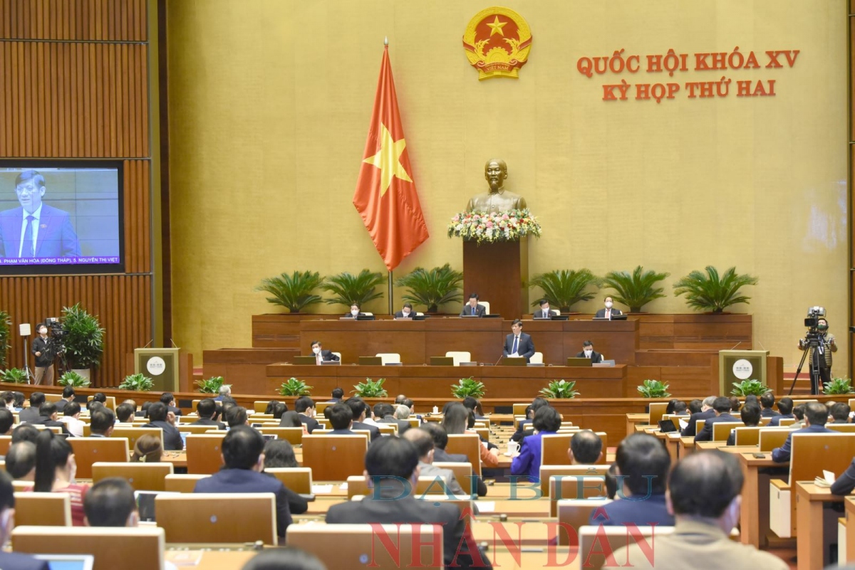 Bộ trưởng Y tế Nguyễn Thanh Long trả lời chất vấn sáng 10/11 (Ảnh: daibieunhandan.vn)