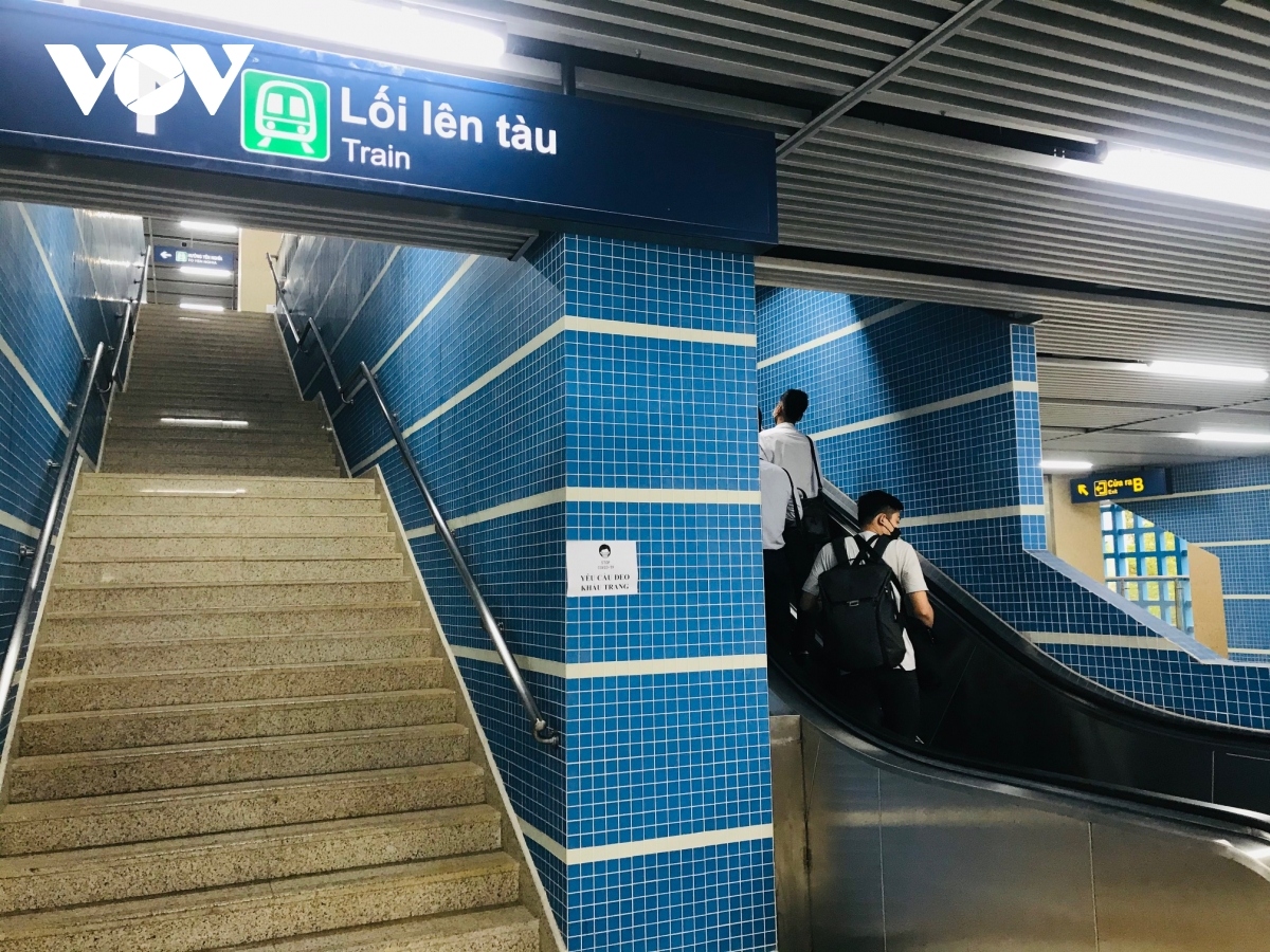 inside view of cat linh-ha dong urban railway line picture 10