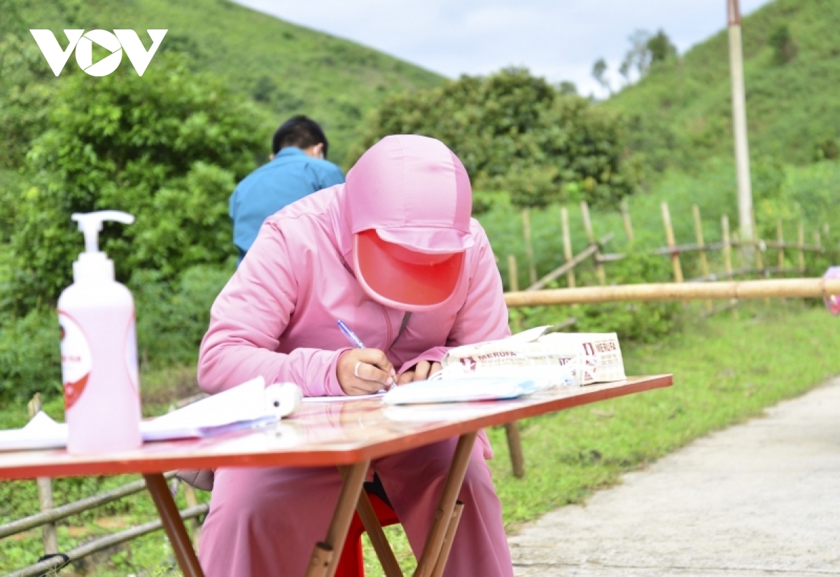 Locals who have been fully vaccinated against COVID-19 are still required to complete healthcare declarations.