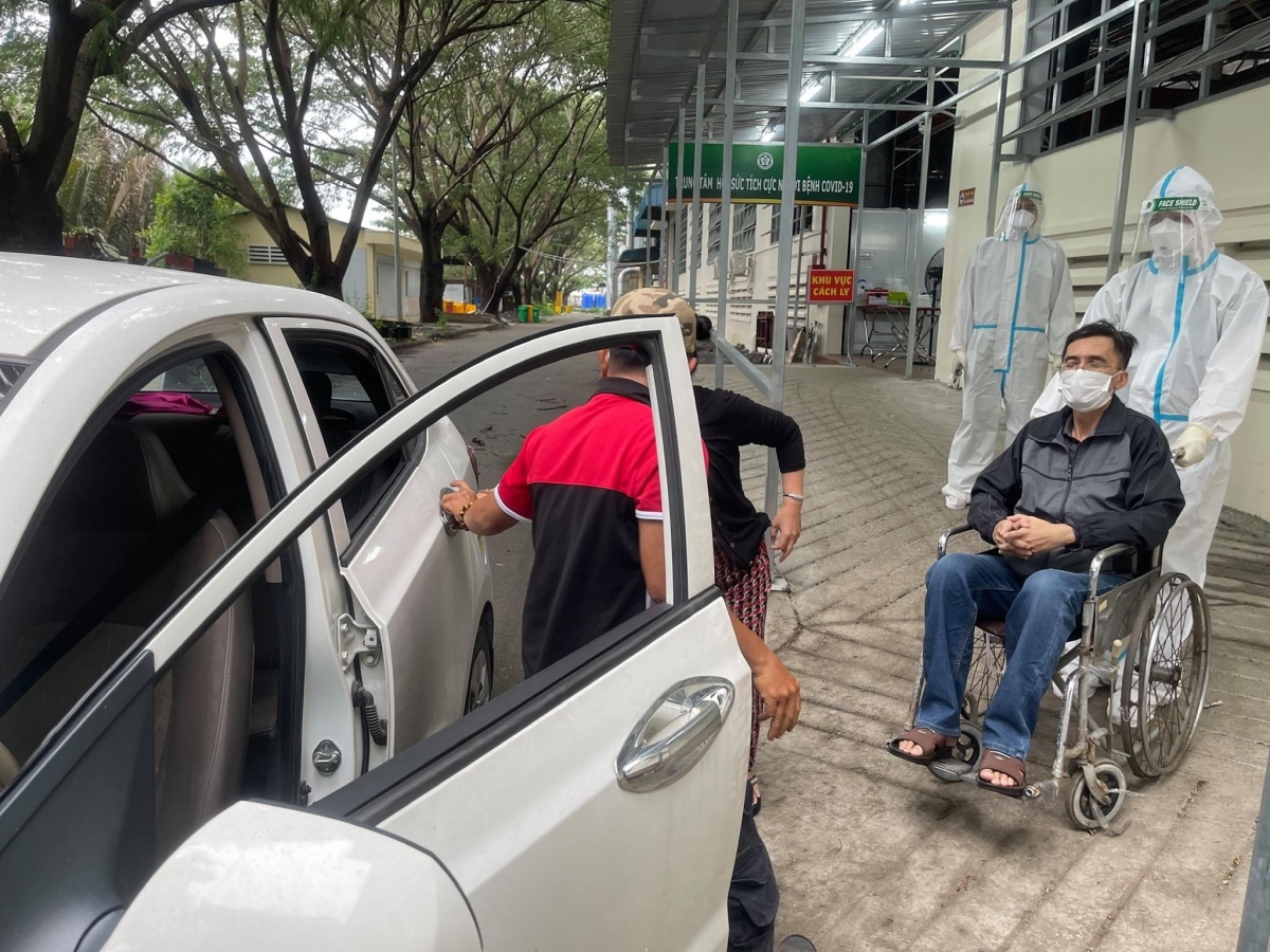 F0 tại Trung tâm Hối sức người bệnh COVID-19 do Bệnh viện Nhân dân Gia Định phụ trách xuất viện (Ảnh Bệnh viện Nhân dân Gia Định)