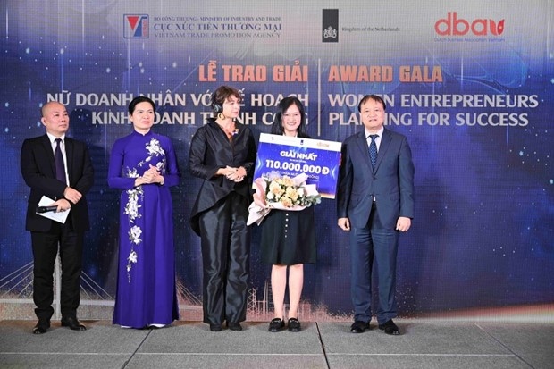 female vietnamese entrepreneurs awarded prizes for planning for success picture 1