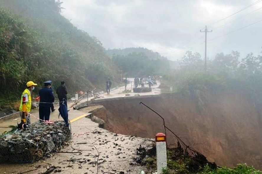 central provinces hit by flooding and landslides picture 1