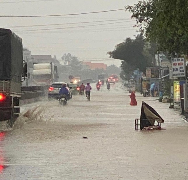 central provinces hit by flooding and landslides picture 10