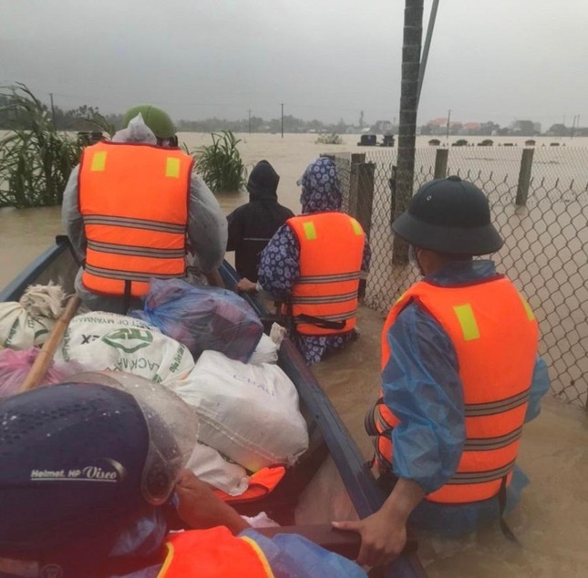 central provinces hit by flooding and landslides picture 11