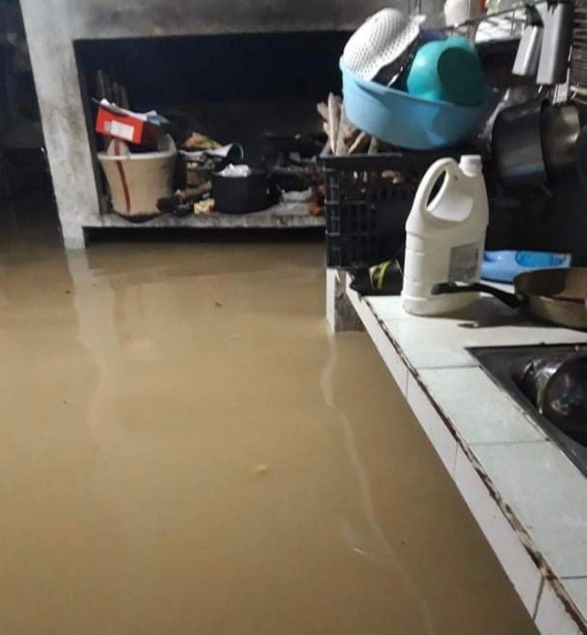 central provinces hit by flooding and landslides picture 6