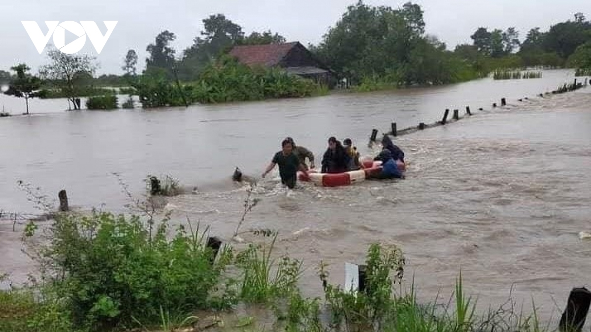 mass evacuation plans in the pipeline as heavy rain lashes central vietnam picture 1