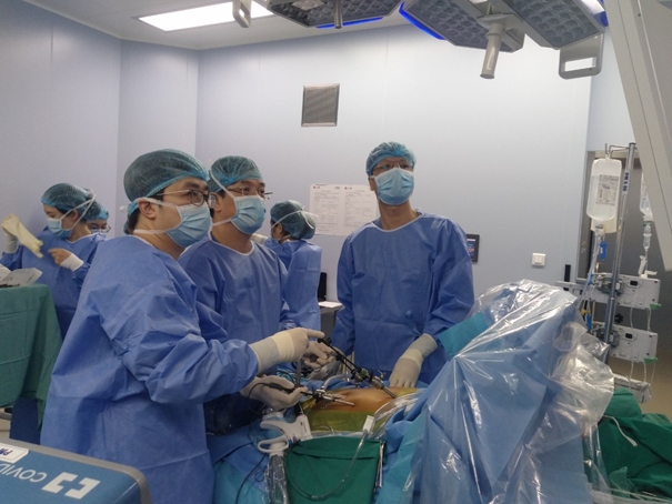 first endoscopic surgery to take liver from living donor performed picture 1