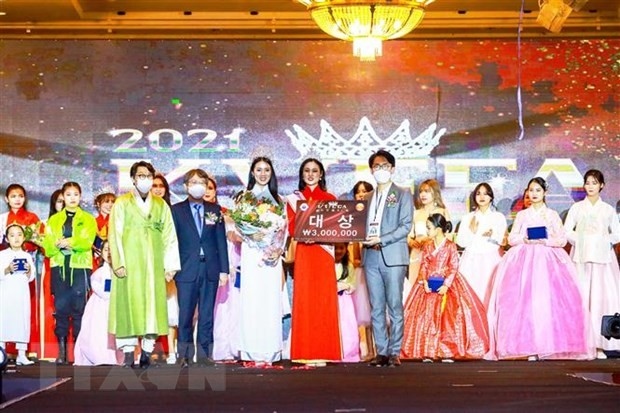vietnam-rok fashion exchange celebrates diplomatic ties picture 1