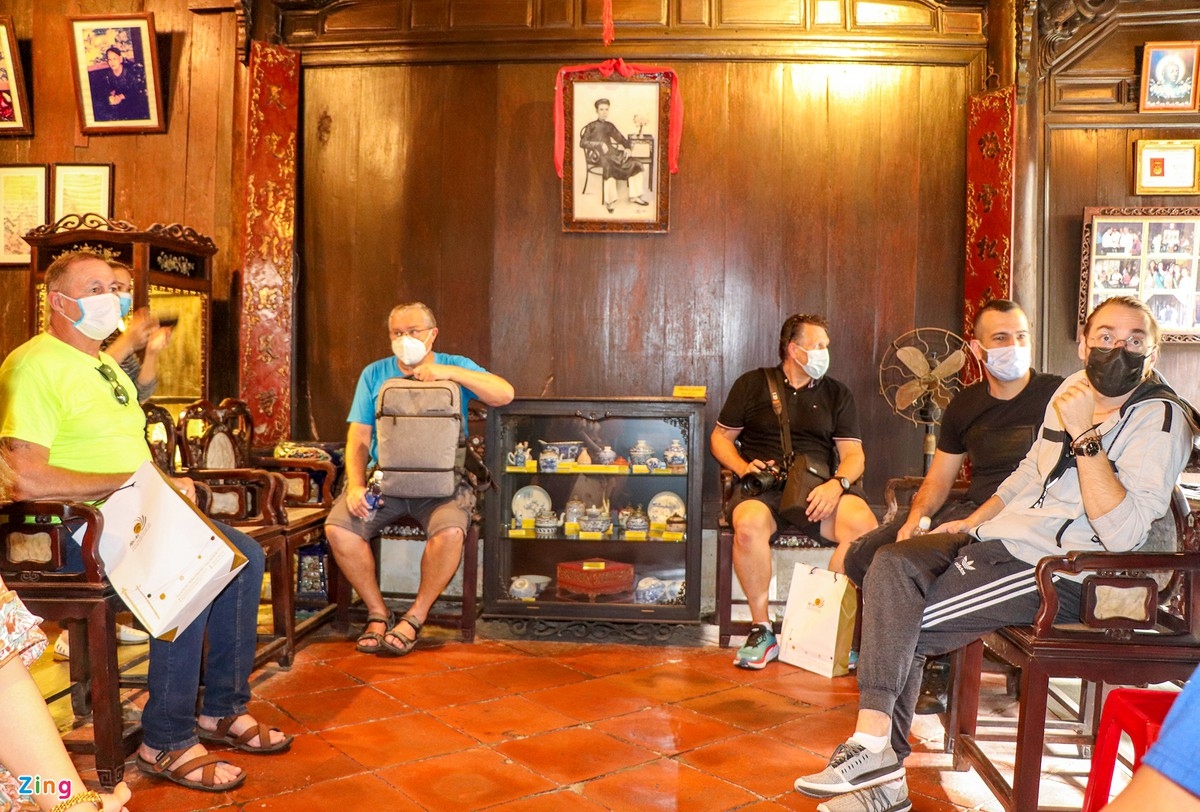 foreign visitors eager to discover hoi an after two years of closures picture 8