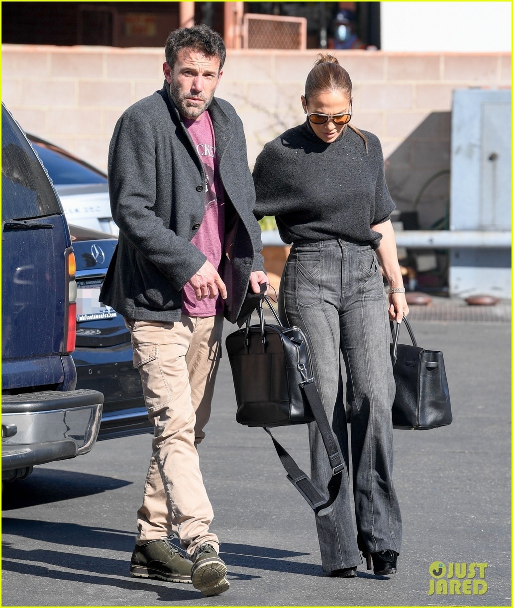 jennifer lopez va ban trai ben affleck nam tay tinh cam den phong thu hinh anh 6