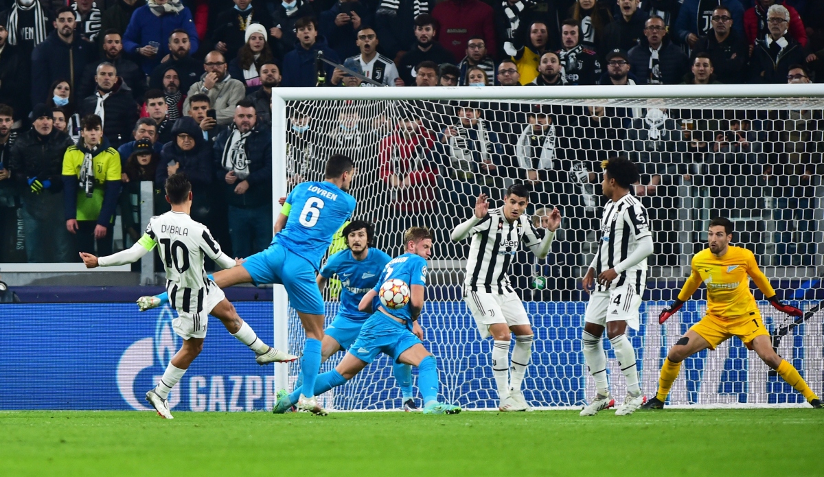 juventus som gianh ve vao vong knock-out champions league hinh anh 1