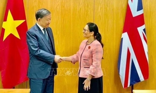 minister of public security meets uk home secretary picture 1 minister of public security meets uk home secretary picture 1
