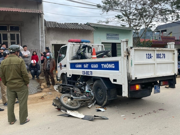 nghi van csgt o lang son truy duoi khien 1 hoc sinh bi tai nan hinh anh 1