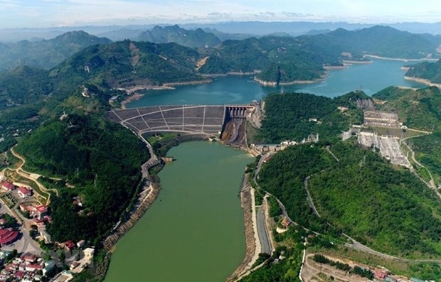 At Hoa Binh hydropower reservoir (Photo: VNA)