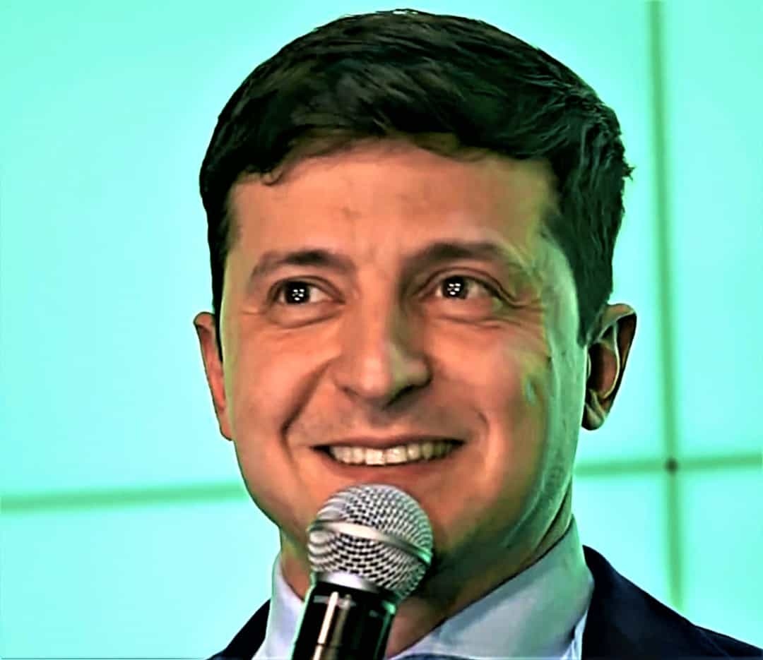 Trước khi trở thành Tổng thống Ukraine, ông Zelensky làm việc trong lĩnh vực hài kịch và truyền thông. Ông Zelensky từng tham gia phim truyền hình Servant of the People (tạm dịch: Người phụng sự nhân dân). Trong phim, ông vào vai Vasyl Holoborodko - một giáo viên trung học dạy môn lịch sử sau này trở thành Tổng thống Ukraine.