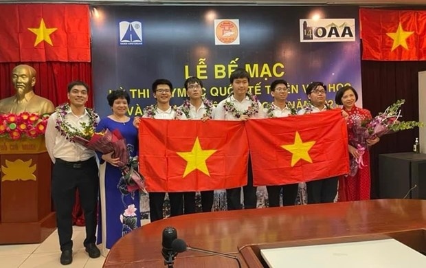 vietnamese students win medals at int l olympiad on astronomy and astrophysics picture 1