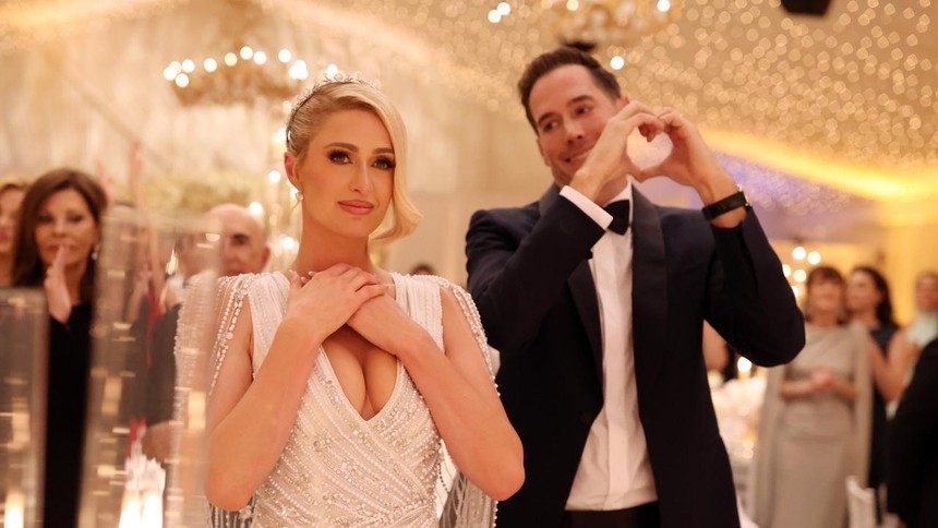 paris hilton dien vay cuoi hong ruc, to chuc tiec mung tren ben tau santa monica hinh anh 8