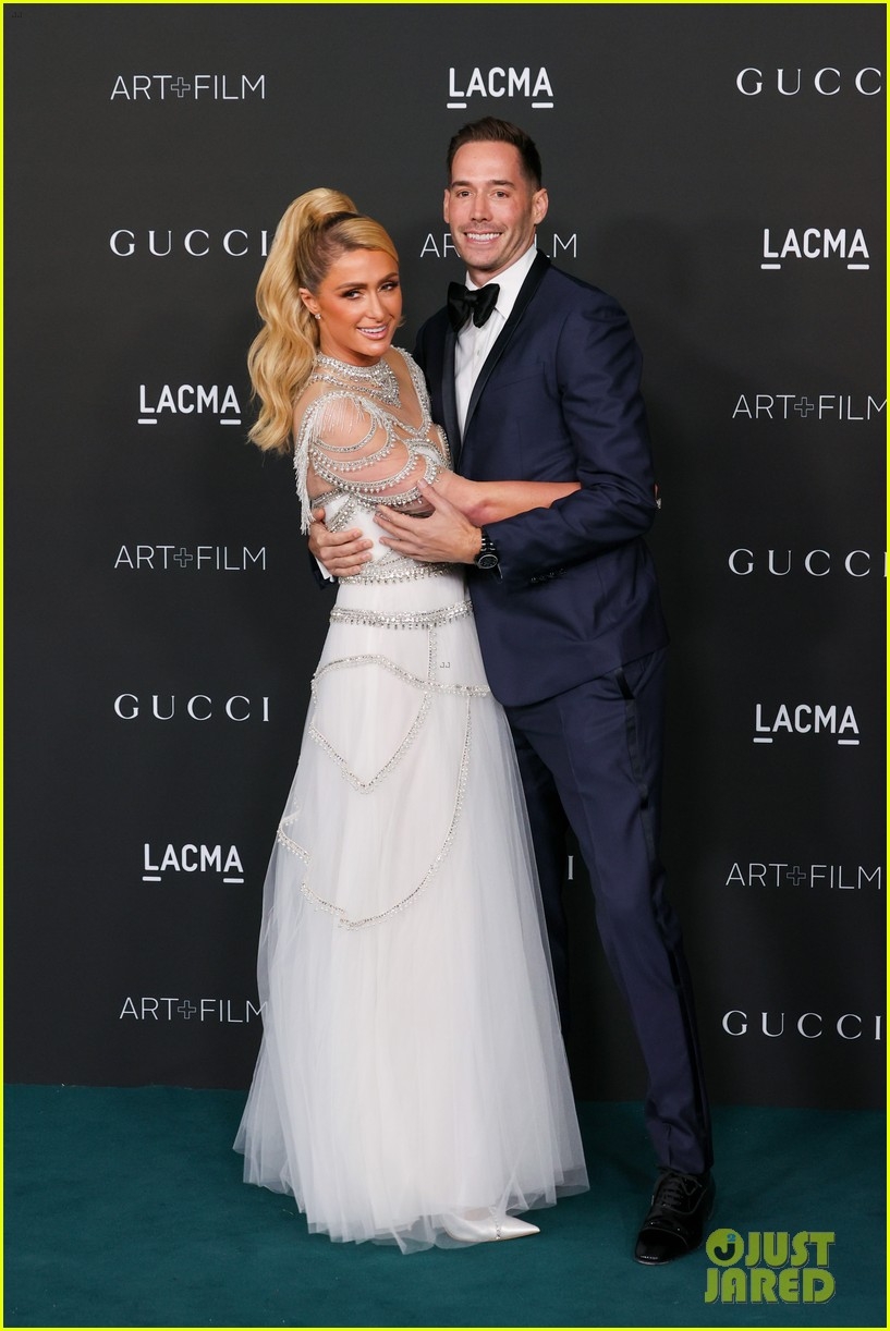 paris hilton dien dam trang long lay, ngot ngao khoa moi chong sap cuoi tai su kien hinh anh 8