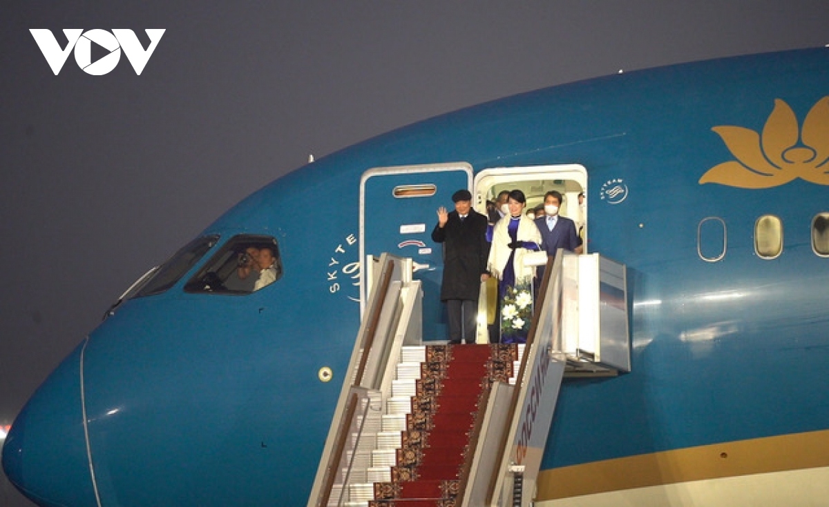 President Nguyen Xuan Phuc and his wife arrive in Moscow, beginning an official visit to Russia.