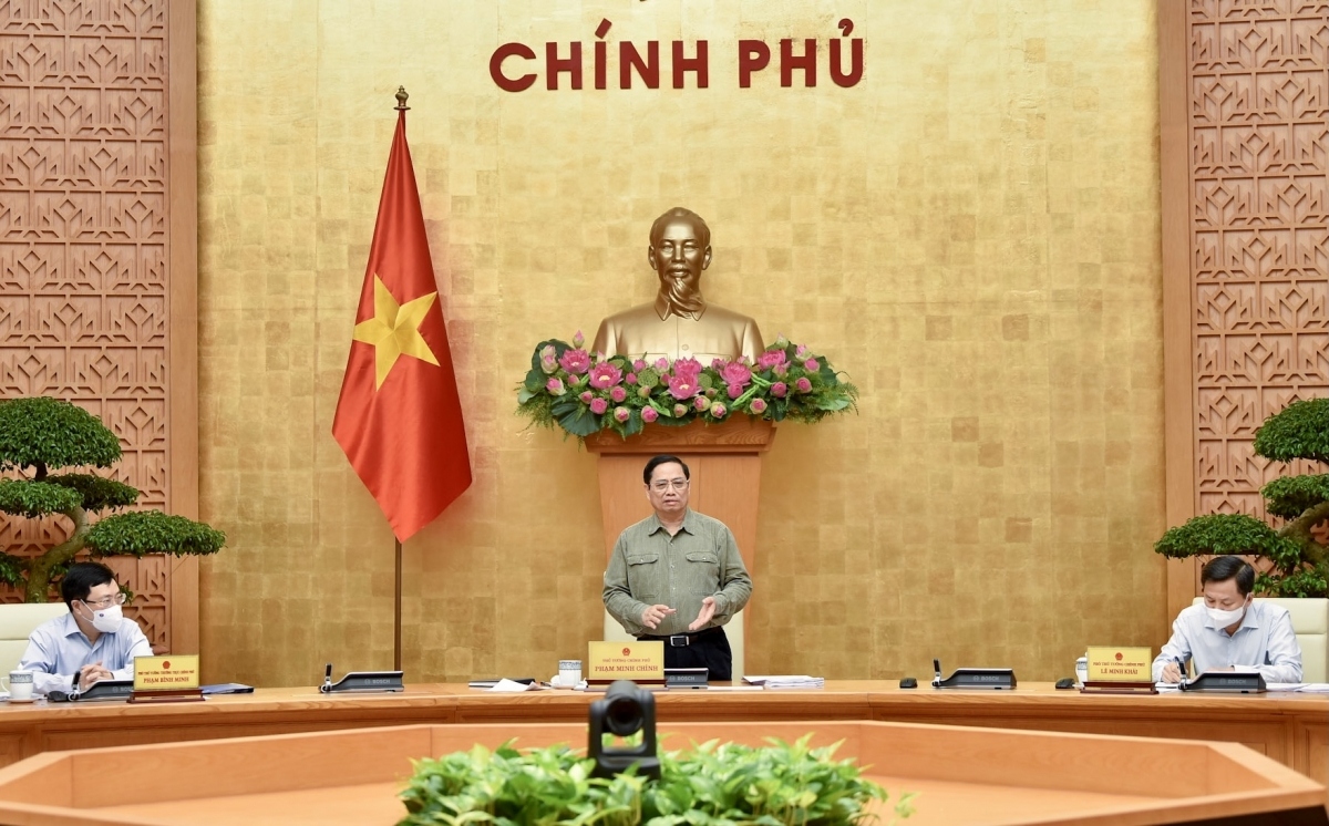 Though the national economy is showing signs of recovery, PM Pham Minh Chinh says challenges are lying ahead as the COVID-19 outbreak remains complicated.