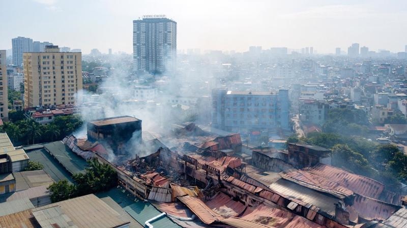 ha noi gap be tac trong di doi nha may, xi nghiep khu vuc noi do hinh anh 1