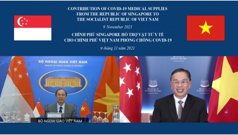 Vietnamese Deputy Minister of Foreign Affairs Nguyen Quoc Dung and Permanent Secretary of the Ministry of Foreign Affairs of Singapore Chee Wee Kiong virtually co-chairs the 14th political consultation.