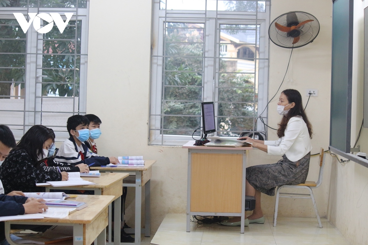 hanoi schools reopen to ninth graders across 17 suburban districts picture 1