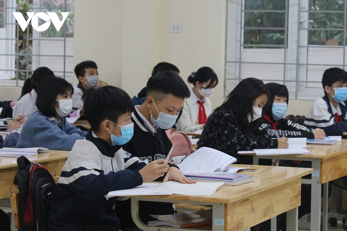 hanoi schools reopen to ninth graders across 17 suburban districts picture 2
