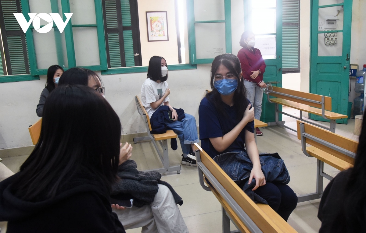 hanoi rolls out vaccination for thousands of ninth grade students picture 9