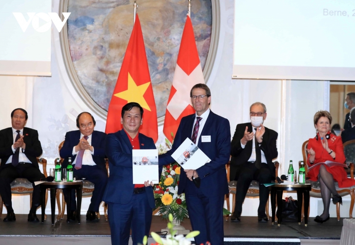 toan canh chuyen tham chinh thuc thuy sy cua chu tich nuoc nguyen xuan phuc hinh anh 6
