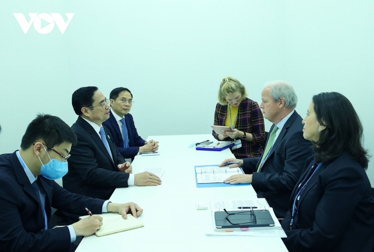 PM Chinh holds a working session with WB Managing Director Axel van Trotsenburg.