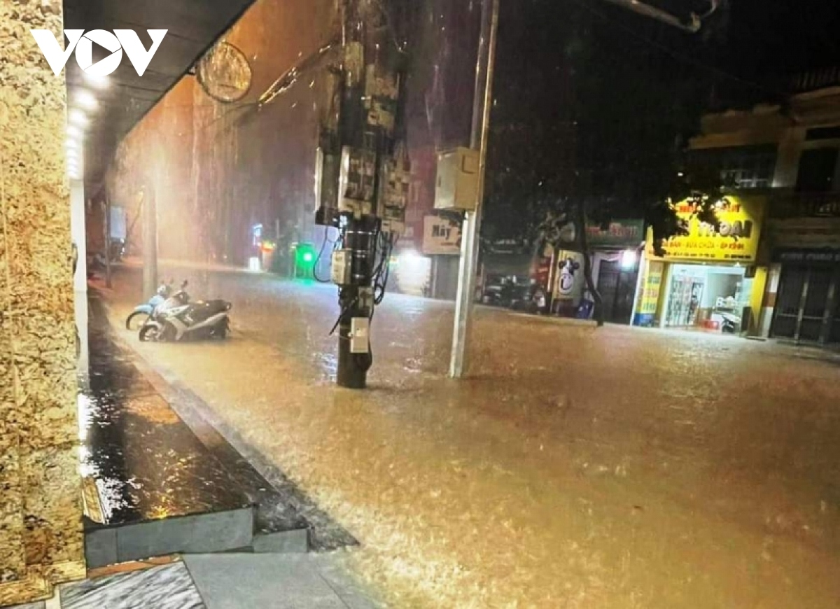 100 houses in yen bai inundated by heavy downpours picture 1