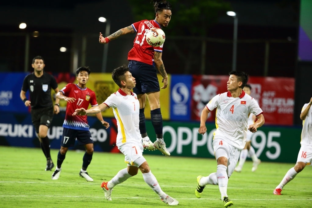 toan canh Dt viet nam 2-0 Dt lao phan van Duc toa sang, DkvD aff cup khoi dau thuan loi hinh anh 5