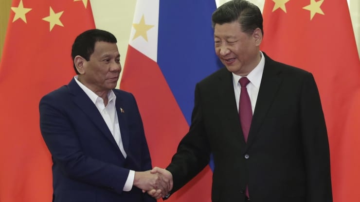 Tổng thống Philippines Rodrigo Duterte và Chủ tịch Trung Quốc Tập Cận Bình trong cuộc gặp tháng 4/2019 tại Bắc Kinh. Ảnh: Getty