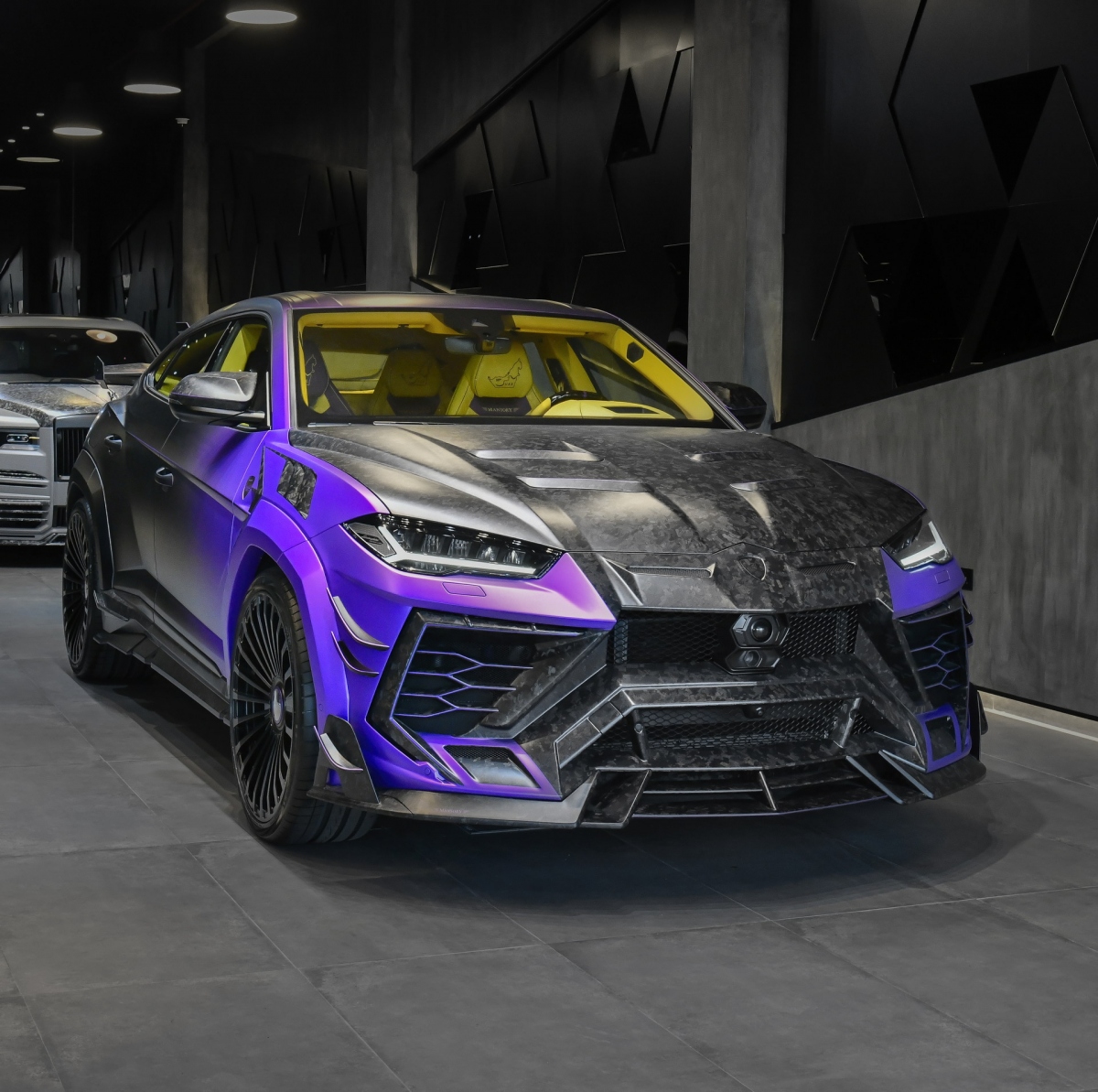 hang-do-mansory-gioi-thieu-nhung-phien-ban-dac-biet-danh-tang-cho-uae