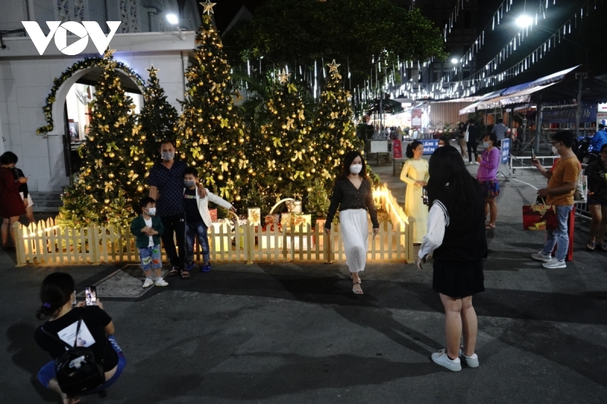 churches across hcm city get decked out ahead of christmas picture 11