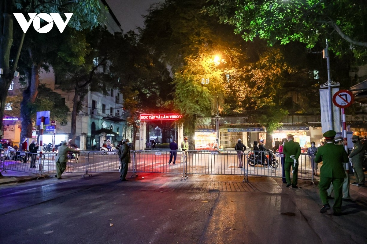 hanoi tightens security on christmas eve picture 1 hanoi tightens security on christmas eve picture 1