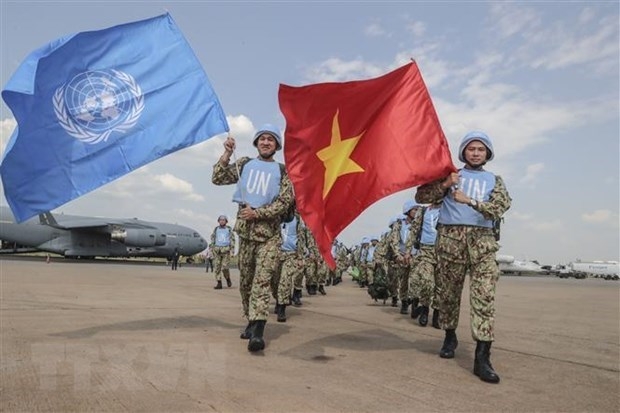 un under-secretary-general hails vietnam s capacity in peacekeeping operations picture 1