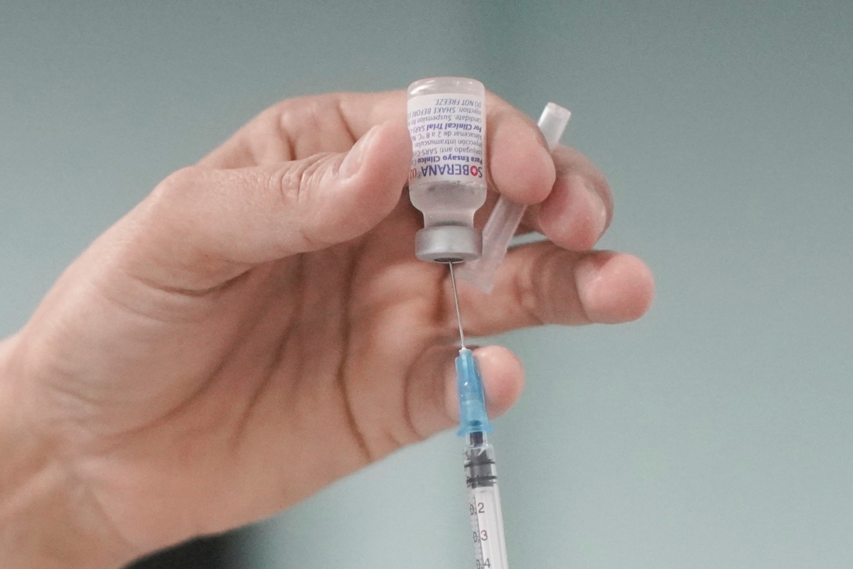 cuba nang cap vaccine trong nuoc de ung pho voi bien the omicron hinh anh 1