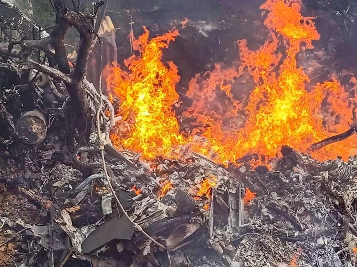 hien truong tham khoc vu roi may bay truc thang cho Dai tuong An Do hinh anh 1