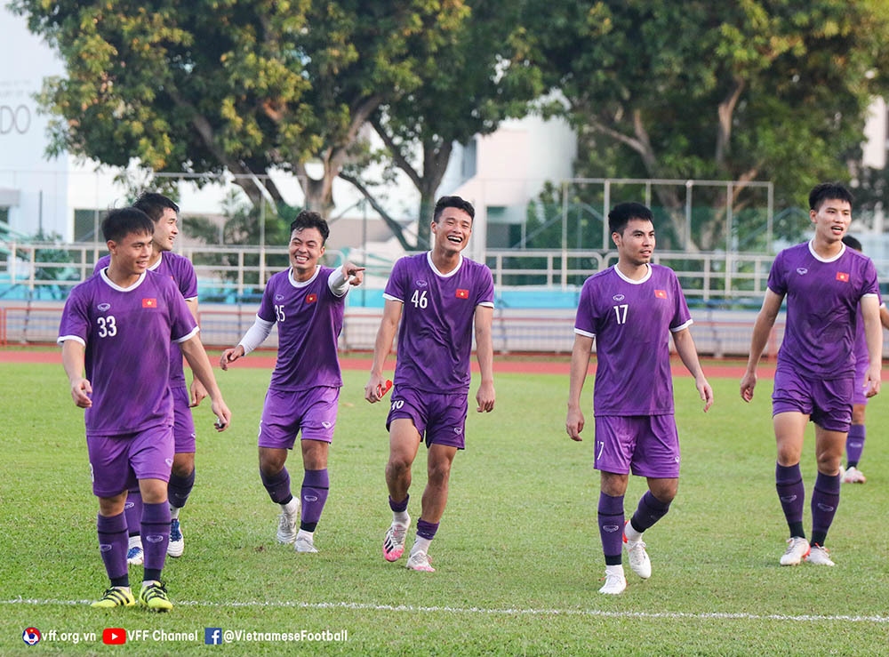 vietnam back training in preparation for indonesia clash picture 4
