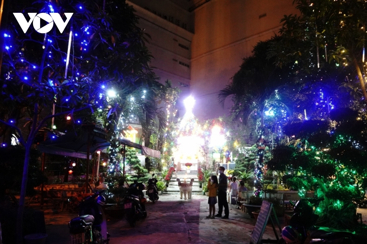 churches across hcm city get decked out ahead of christmas picture 3