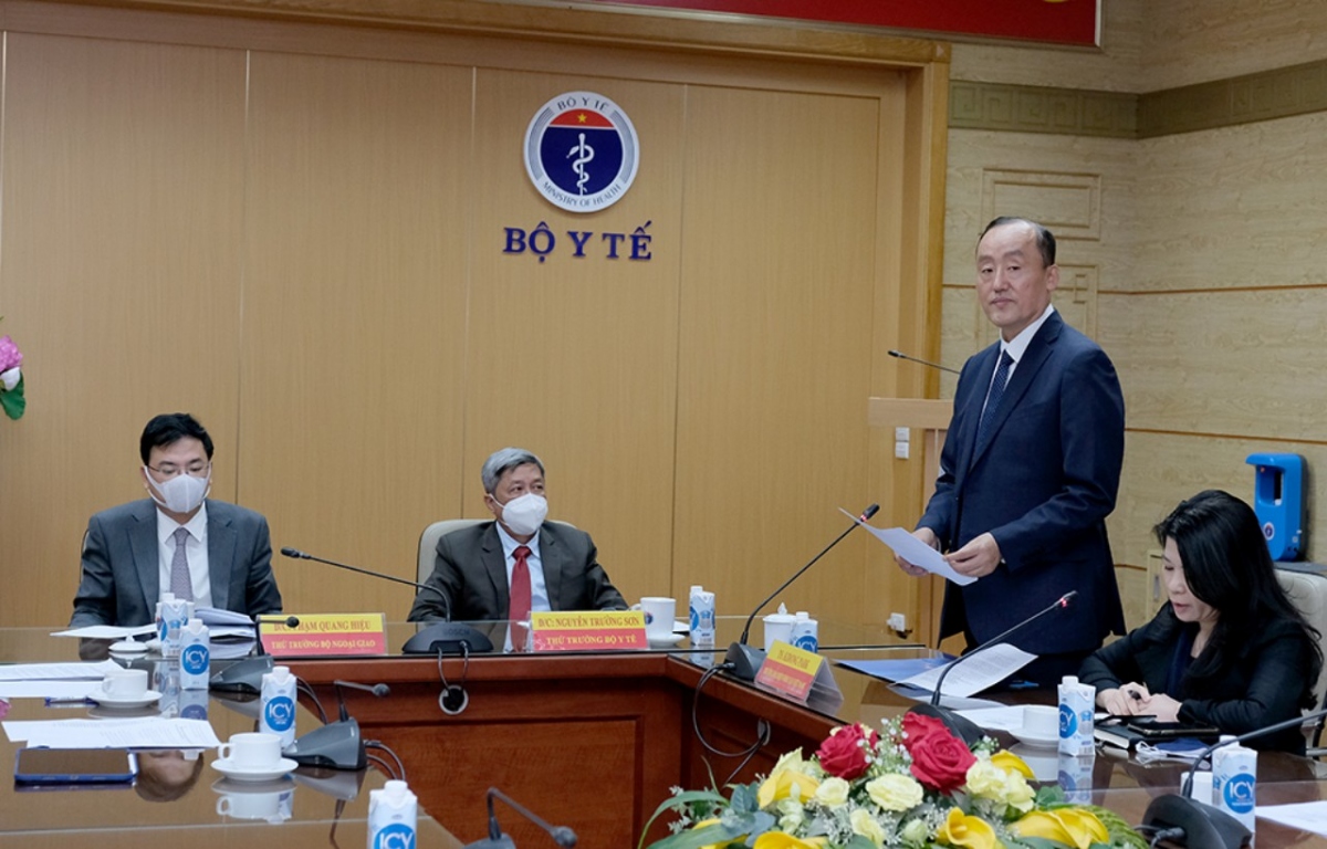 TS Kidong Park, Trưởng đại diện WHO tại Việt Nam phát biểu tại Lễ phát động kỷ niệm Ngày quốc tế phòng chống dịch bệnh 27/12 được Đại hội đồng Liên Hợp Quốc thông qua theo sáng kiến của Việt Nam. (Ảnh: Trần Minh)