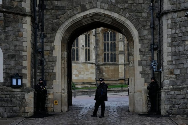 Cảnh vệ canh gác tại lâu đài Windsor. (Ảnh: AFP)