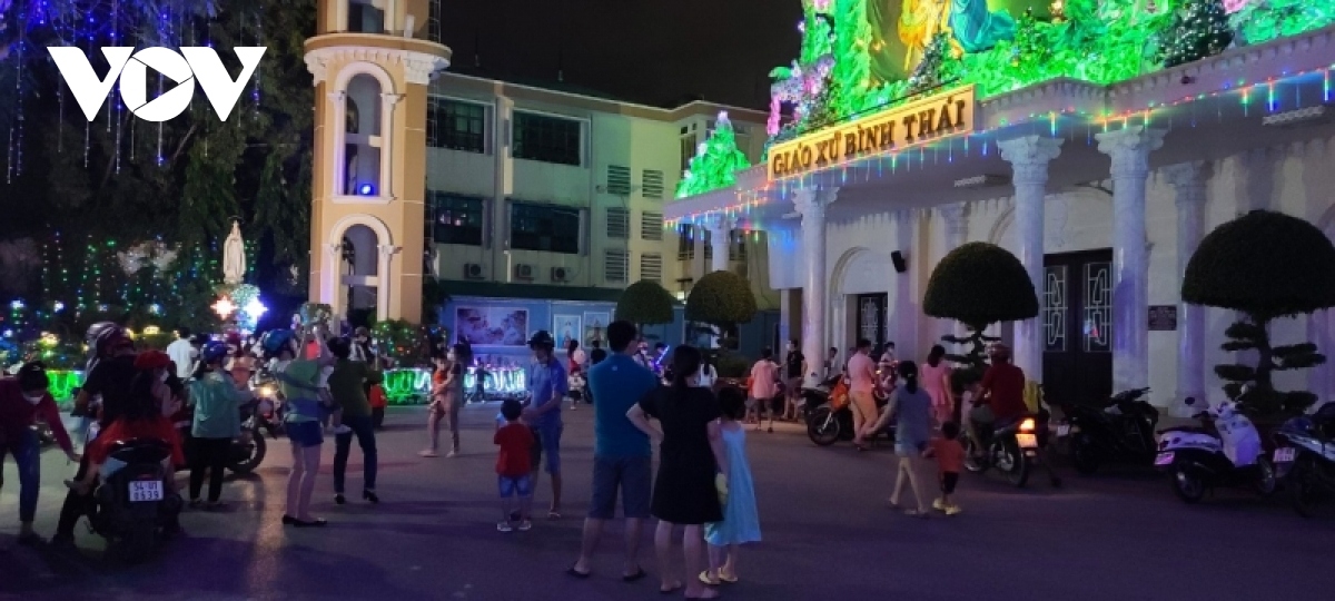 churches across hcm city get decked out ahead of christmas picture 4