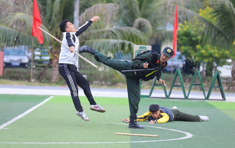 quang ninh ra mat trung doan canh sat co dong du bi chien dau hinh anh 6