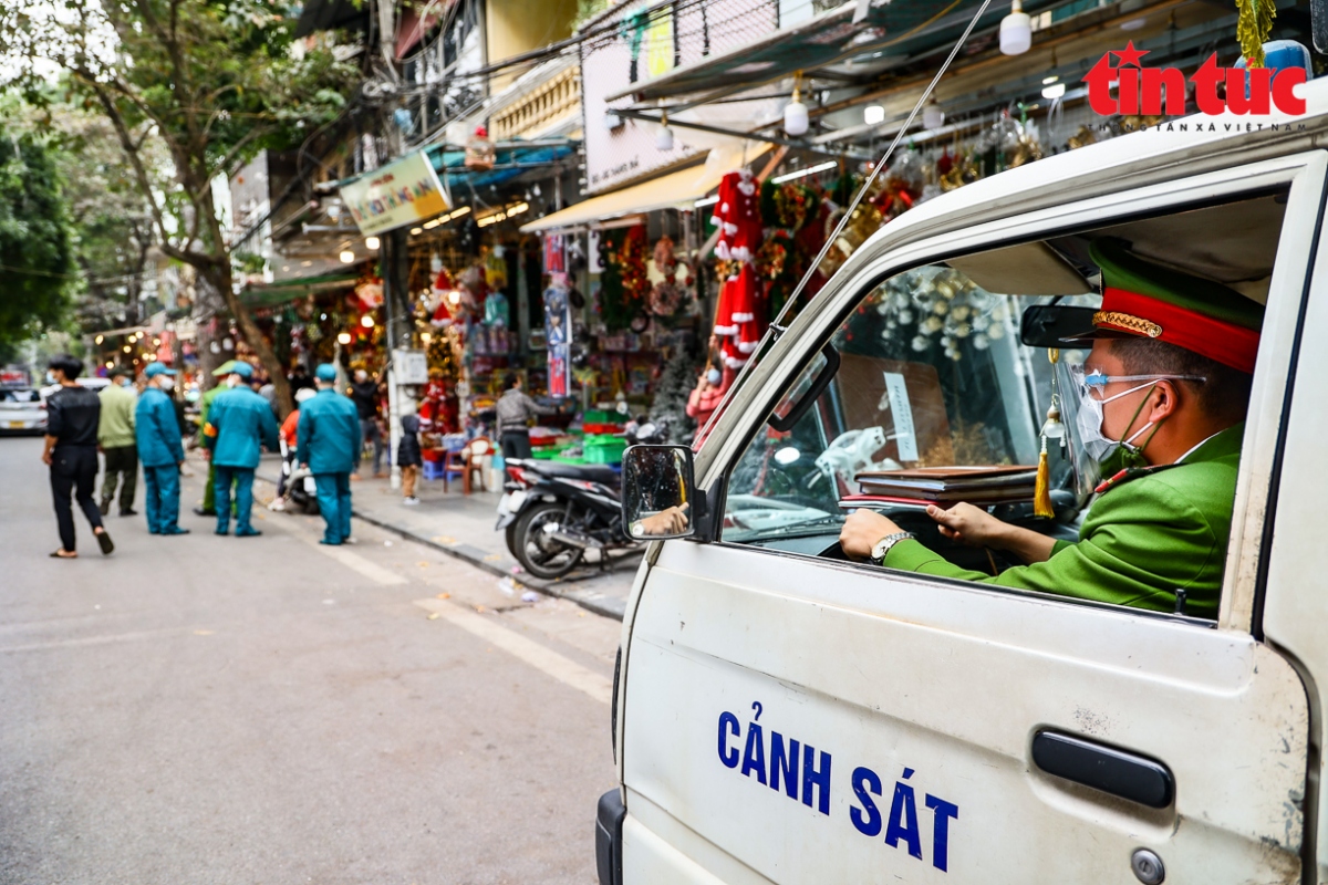 ha noi tang cuong cac bien phap phong dich quanh khu vuc ho guom truoc dem noel hinh anh 6